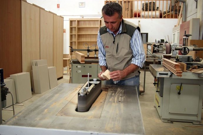 Archivo - Sector del mueble a medida de Valverde del Camino (Huelva). 