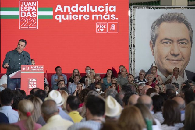 El secretario general del PSOE y presidente del Gobierno, Pedro Sánchez en el acto de la formación en Dos Hermanas. A 28 de mayo de 2022 en Dos Hermanas, Sevilla (Andalucía, España). (Foto de archivo).