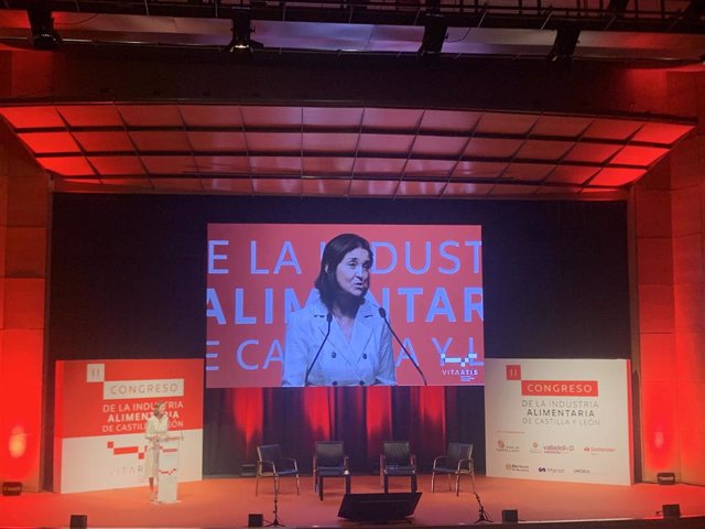 La ministra de Industria, Reyes Maroto, durante su intervención en la Feria de Valladolid en la inauguración del II Congreso de la Industria Alimentaria de CyL.