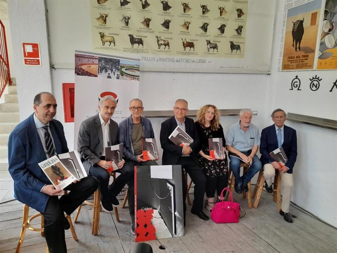 Un momento de la presentación de la revista