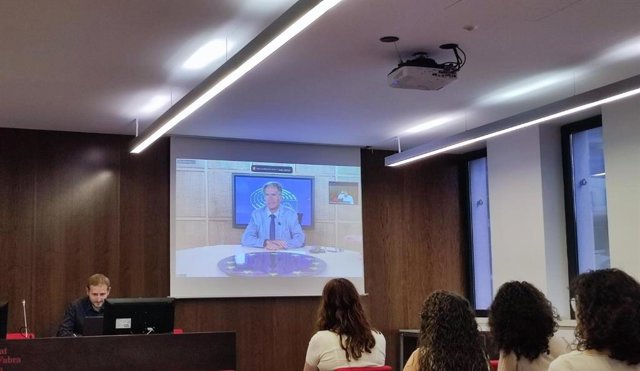 L'eurodiputat socialista i president de la Comissió de Llibertats Civils, Justícia i Afers d'Interior (Libe) del Parlament Europeu (PE), Fernando López Aguilar, en la roda de premsa
