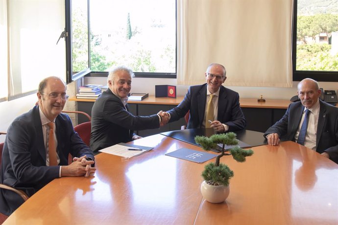 UIC Barcelona y Denstply Girona han renovado su acuerdo de colaboración