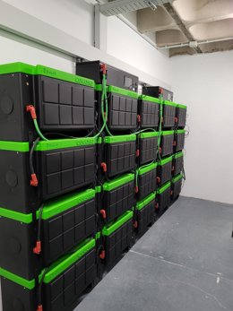 Baterias de Cegasa instaladas en la sede de Wallbox.