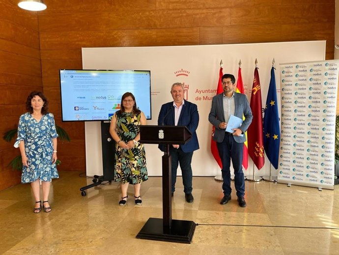 Rueda de prensa de presentación de los dos convenios suscritos por el Ayuntamiento de Murcia para mejorar la empleabilidad de jóvenes y personas en exclusión social