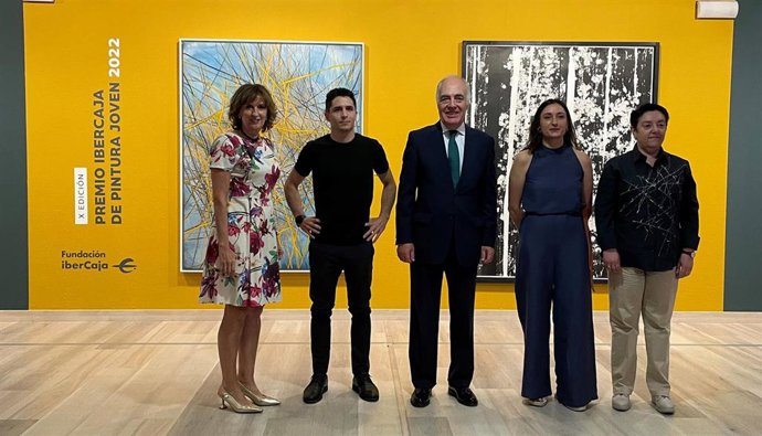 El Patio de la Infanta acogerá hasta el próximo 31 de julio esta muestra integrada por 30 obras de jóvenes artistas
