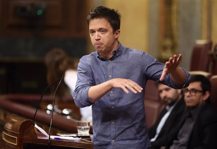 El portavoz de Más País en el Congreso, Íñigo Errejón, interviene en una sesión plenaria en el Congreso de los Diputados, a 26 de mayo de 2022, en Madrid (España). 