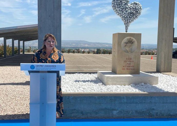 La delegada del Gobierno en Aragón, Rosa Serrano, participa en el 30 aniversario del Instituto sobre Investigación de Vehículos, Centro Zaragoza.