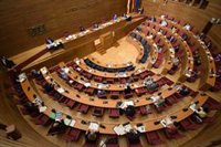 Diputados en Congreso y Corts y senadores participarán en el debate sobre la financiación de Les Corts este viernes