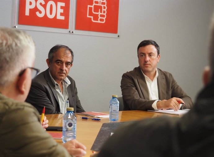 El secretario xeral de UGT-Galicia, José Antonio Gómez, y el lider del PSdeG, se reúnen en Santiago de Compostela