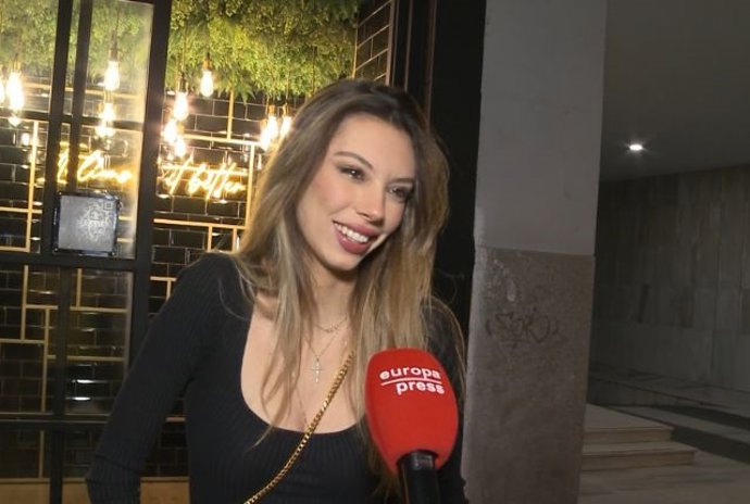 Alejandra Rubio a la salida de un restaurante en Madrid