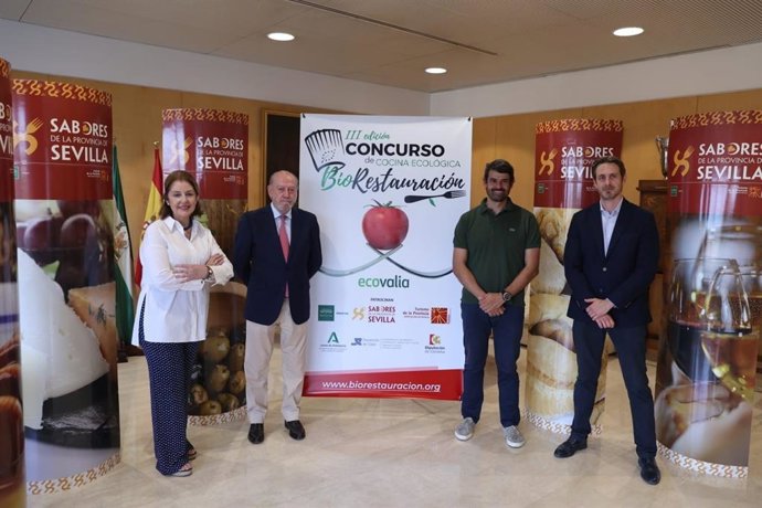 Presentación del concurso de cocina ecológica 'BioRestuaración' sobre productos locales.