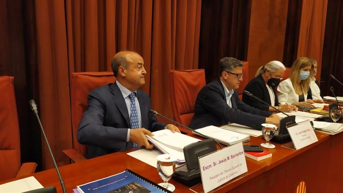 El presidente del TSJC, Jesús María Barrientos, comparece en la comisión de Justicia del Parlament. El 2 de junio de 2022.