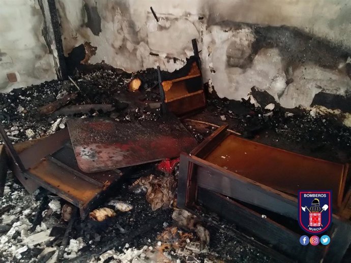 Incendio en una vivienda en Aljucer (Murcia)