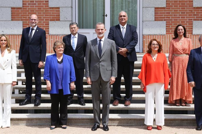 El Rey Felipe VI recibe en el Palacio de la Zarzuela al Pleno del Tribunal de Cuentas