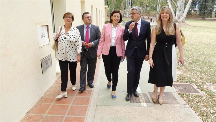 La portavoz del PSOE en el Senado, Eva Granados, junto con Josele Aguilar, Miguel Ángel Heredia, Estefanía Martín Palop y Marisa Bustinduy