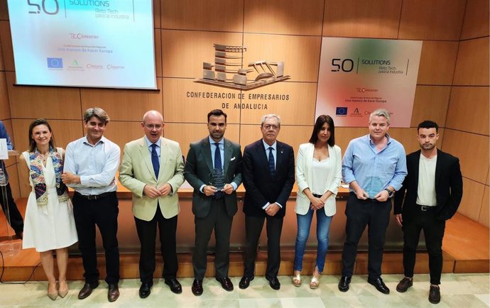 El consejero de Transformación Económica, Industria, Conocimiento y Universidades, Rogelio Velasco,  en la entrega de los galardones del proyecto 'Reto Tecnológico' para el sector industrial