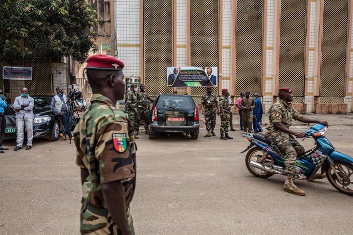 Archivo - Militares en Conakry, Guinea