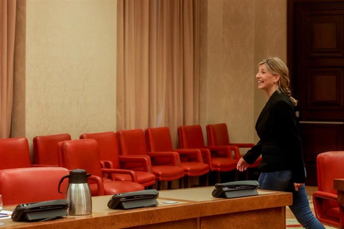 La vicepresidenta segunda del Gobierno y ministra de Trabajo y Economía Social, Yolanda Díaz, a su llegada a la Comisión de Trabajo, Inclusión, Seguridad Social y Migraciones, en el Congreso de los Diputados, a 2 de junio de 2022, en Madrid (España). 