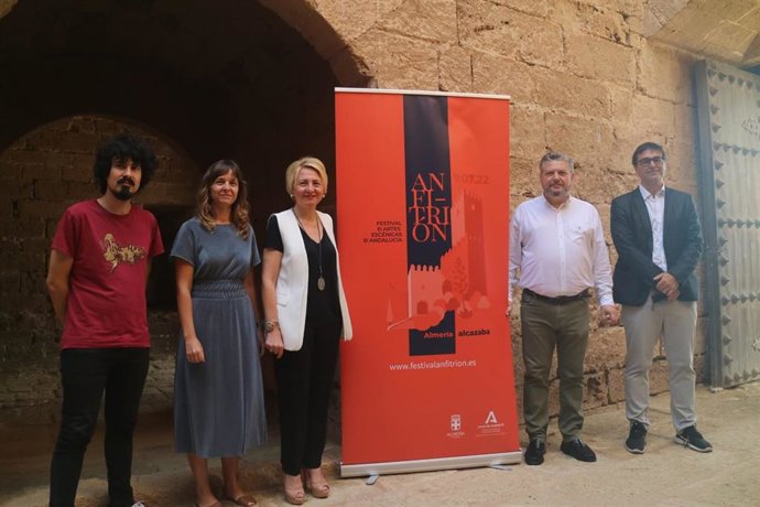 Presentación del programa 'Anfitrión' en la Alcazaba de Almería.