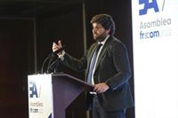 López Miras elogia en la Asamblea de Frecom la "capacidad de reinventarse" de la construcción tras "dos años muy duros"