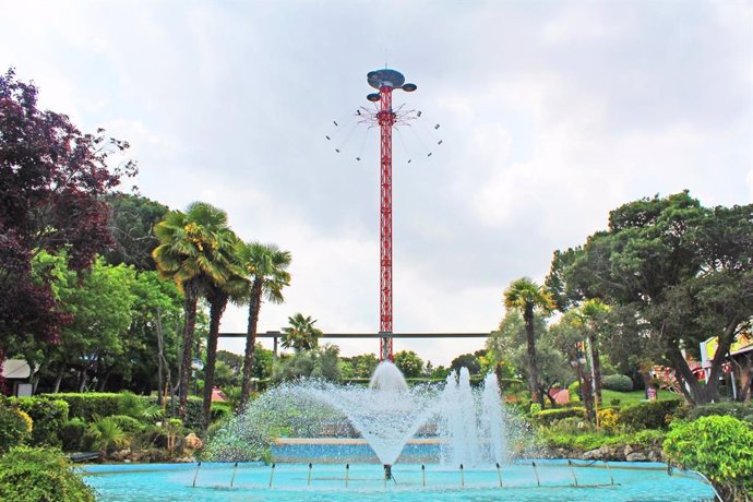 Archivo - Freestyle en bici y teatro, las novedades del Parque de Atracciones de Madrid para este verano