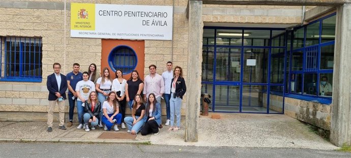 Alumnos de Derecho de la UCAV visitan el Centro Penitenciario de Brieva (Ávila).