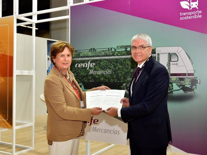 Renfe Mercancías entrega a la empresa Railsider el Certificado de Huella de Carbono 2021