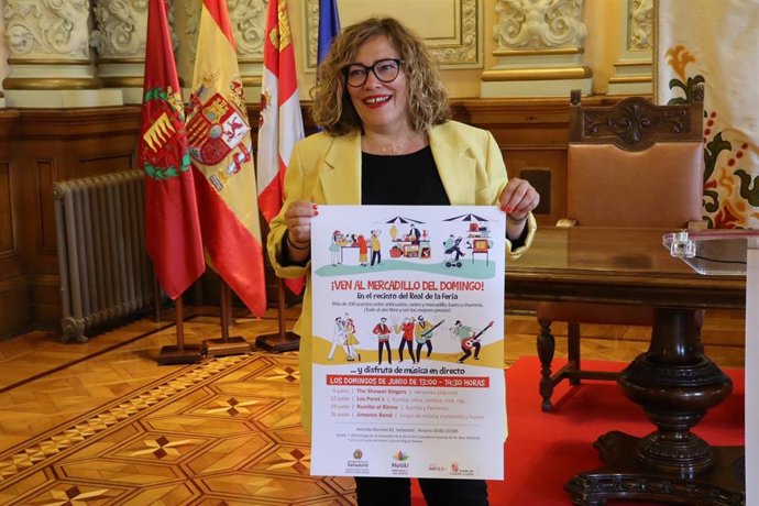 La concejala de Innovación, Desarrollo Económico, Empleo y Comercio del Ayuntamiento de Valladolid, María Rosario Chávez Muñoz, durante la presentación de los actos musicales que se podrán disfrutar en el rastro durante el mes de junio