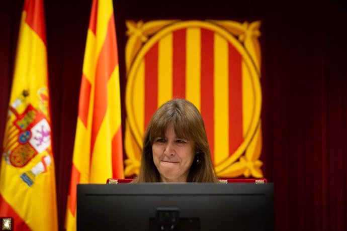 La presidenta del Parlament, Laura Borrs, en una sesión plenaria en el Parlament de Cataluña, a 11 de mayo de 2022, en Barcelona, Cataluña (España). El pleno del Parlament acoge de nuevo la votación de si piden o no la dimisión de la ministra de Defens