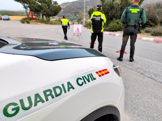 Archivo - Agentes de la Guardia Civil 