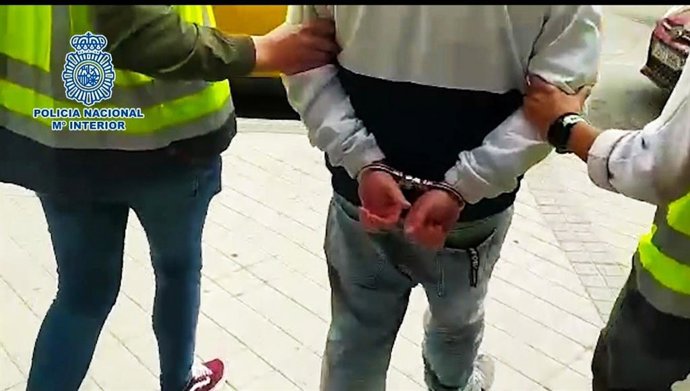 Archivo - Detenido el joven que embistió con una moto varias bicis de BiciMad y lo subió a redes sociales