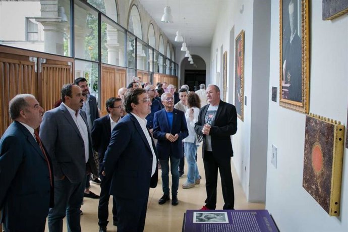 El presidente de la Junta de Extremadura, Guillermo Fernández Vara, en la inauguración en Badajoz de la exposición 'Antonio de Nebrija y Extremadura. Un humanista europeo'