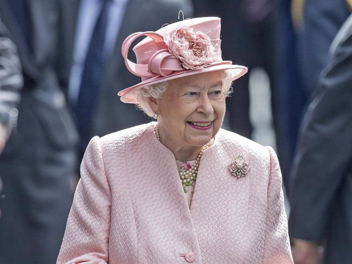 Archivo - La reina Isabel II de visita en Liverpool