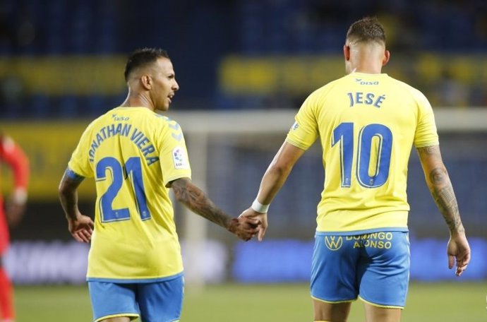 Archivo - Viera y Jesé durante un partido de la UD Las Palmas