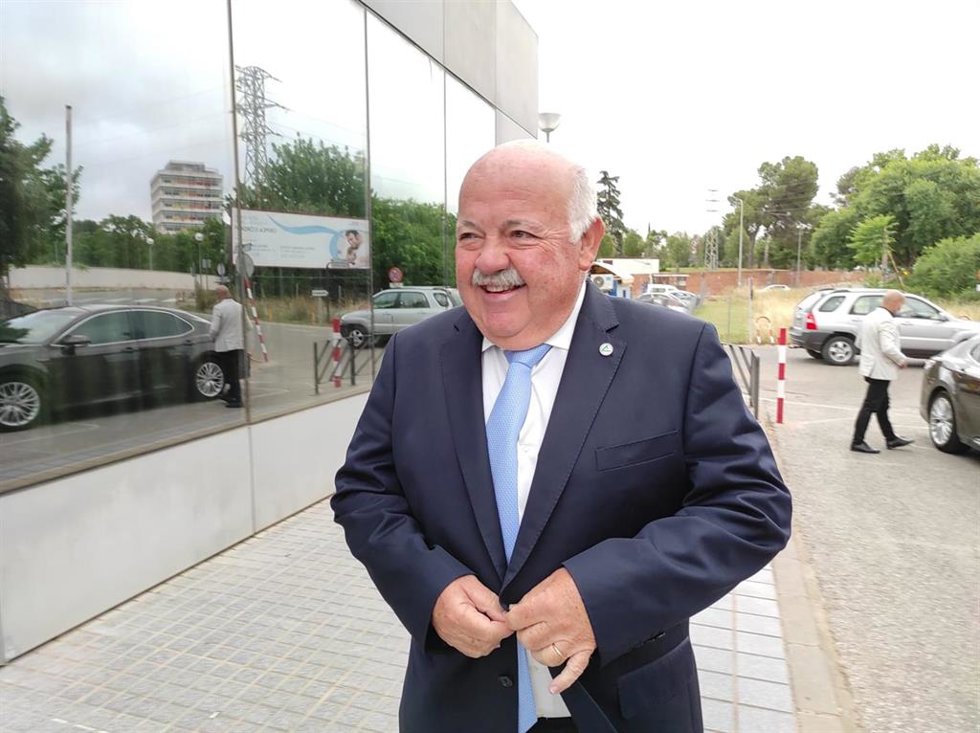 El consejero de Salud y Familias, Jesús Aguirre.