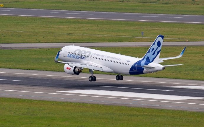 Airbus entrega el primer A320neo con el sistema de aterrizaje por satélite.