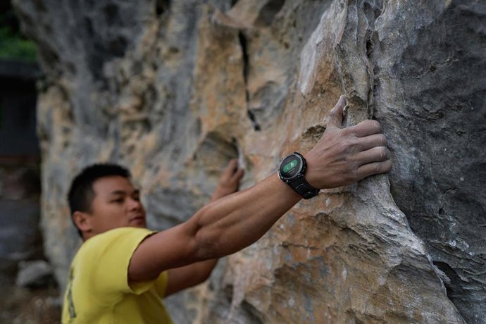 Archivo - Amazfit lanza el T-Rex 2, un reloj todoterreno para desafiar a la naturaleza.