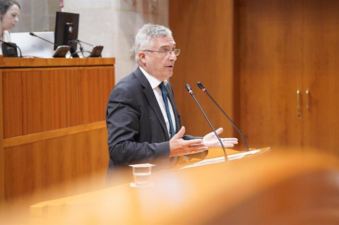 El consejero de Agricultura, Ganadería y Medio Ambiente del Gobierno de Aragón, Joaquín Olona.
