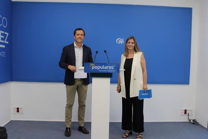 Los 'populares' Carlos Velázquez y Carolina Agudo.