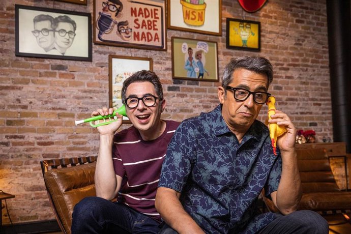 Andreu Buenafuente y Berto Romero se visten de monjes tibetanos en el teaser de Nadie sabe nada, que llega a HBO Max