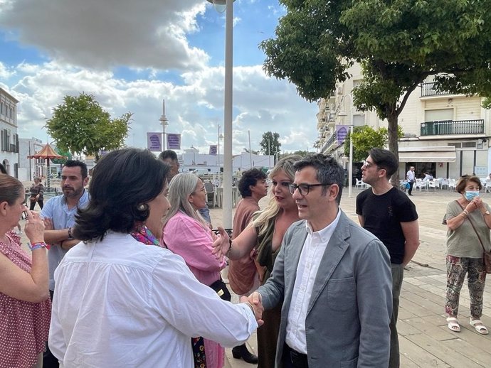 El ministro de la Presidencia, Félix Bolaños, en un acto de campaña por las elecciones del 19J en San Juan del Puerto (Huelva)