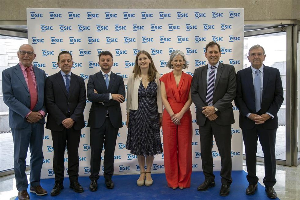 Ceremonia de graduación de postgrado de las promociones de 2020 y 2021.