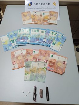 Droga y dinero intervenido.