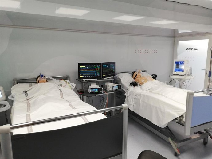 Imagen de la Unidad de Cuidados Respiratorios Intermedios (UCRI) móvil expuesta en el Paseo Sarasate de Pamplona.