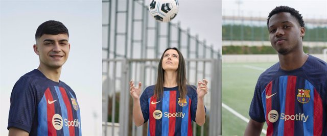 Pedri, Aitana Bonmatí i Ansu Fati amb la primera equipació del FC Barcelona 2022/23