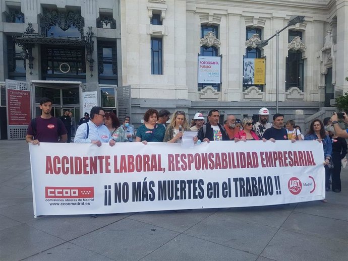 CCOO y UGT se concentran en Cibeles ante los últimos accidentes laborales