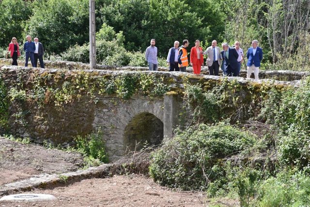 Jesús Julio Carnero, consejero de la Presidencia, visita la localidad zamorana de Cernadilla.