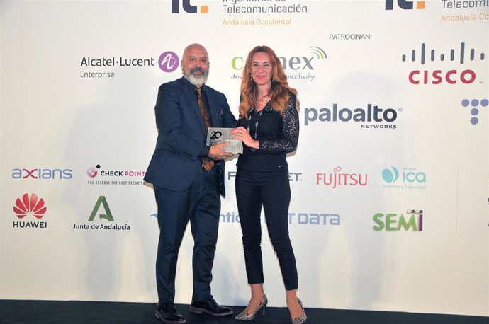 42 Málaga, Galardonado Con El Premio Andaluces De Telecomunicaciones En La Categoría 'Iniciativa Innovadora'
