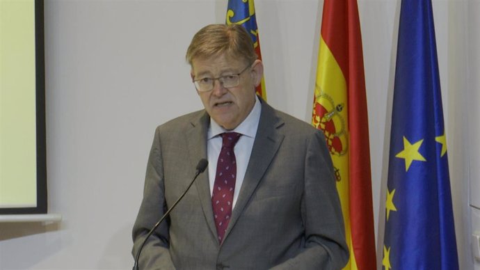 El presidente de la Generalitat, Ximo Puig, durante la presentación en la CEV del proyecto de la gigafactoría de baterías eléctricas de Sagunt