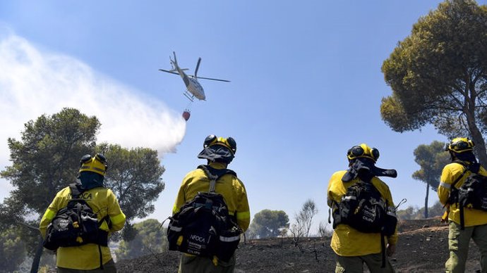 Sevilla.-Incendios.-Declarado un incendio forestal en el paraje 'El hoyuelo' de El Ronquillo